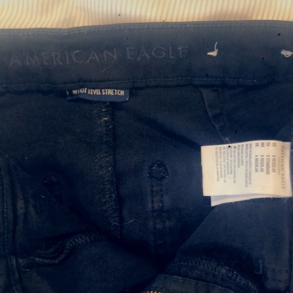 Black high waisted American Eagle jeans - Picture 2 of 2